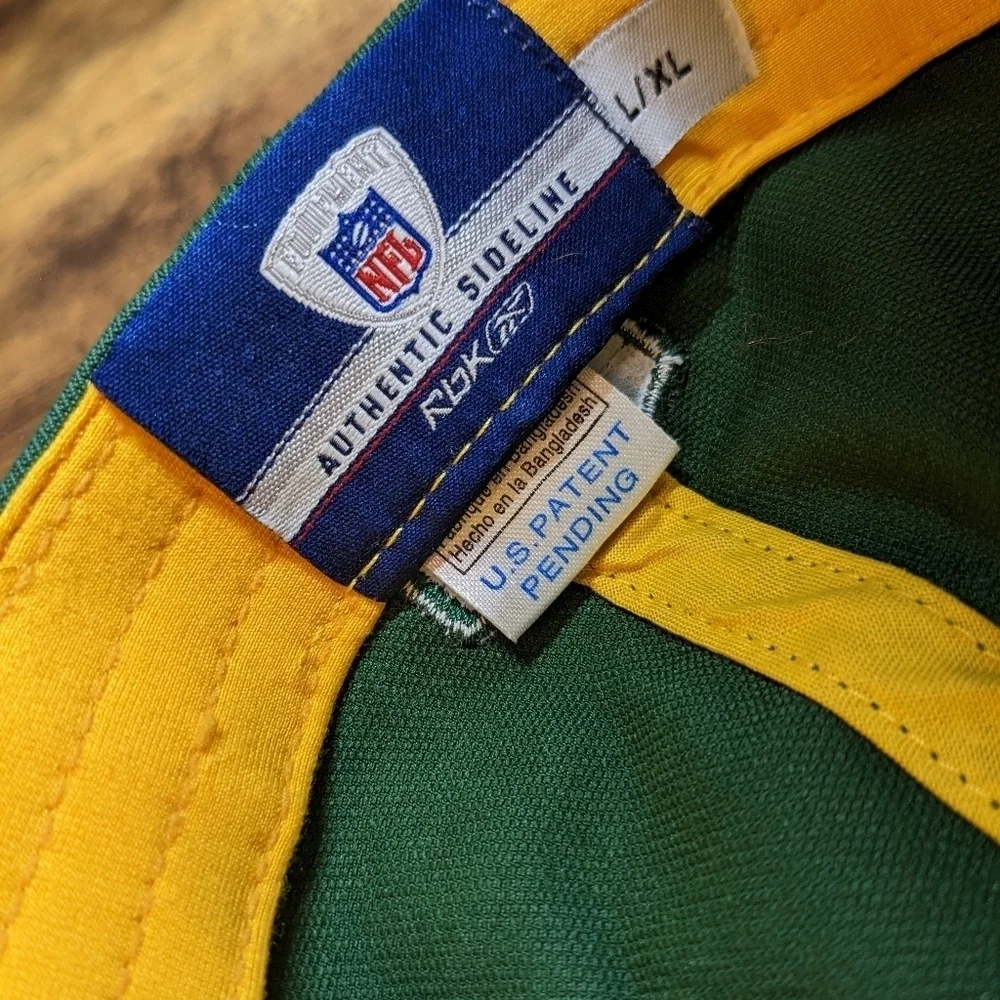 REEBOK Green Bay Packer Authentic Sideline Mens Fitted Hat EUC